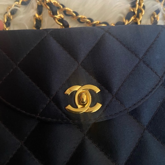 CHANEL Vintage Rare Blue satin evening bag Made in Italy - Picture 6 of 10